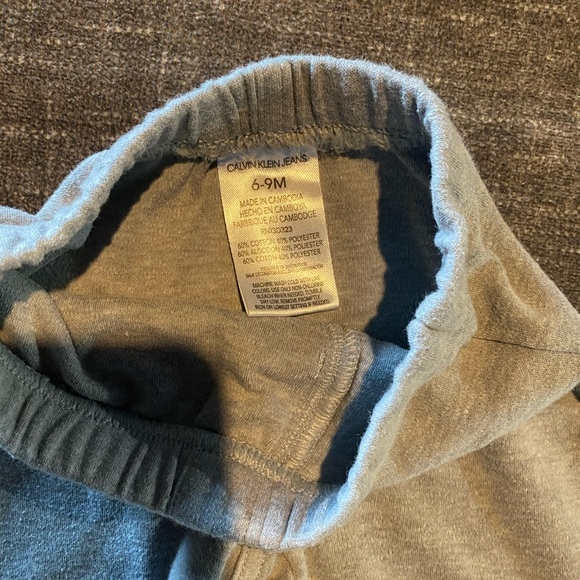 ‼️ No Longer Available ‼️ Calvin Klein Outfit - Picture 5 of 6